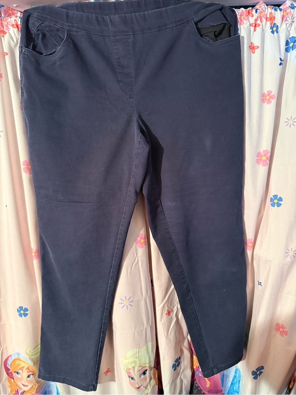Stretch Ankle Cropped Jeans in Navy